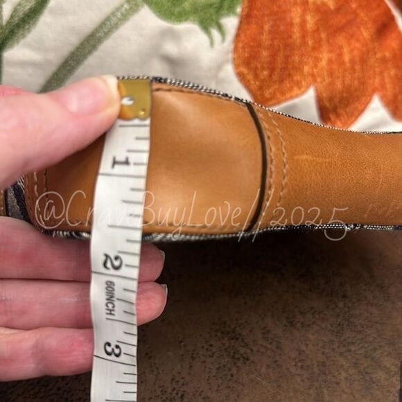 COACH BLEECKER VACHETTA FLORAL APPLIQUÉ& DENIM SIGNATURE WRISTLET LT ED EUC 2007 - Picture 16 of 17